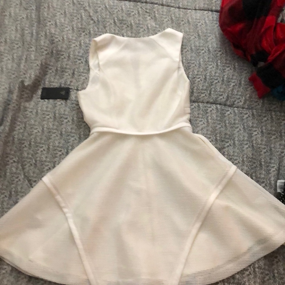 Dress - Picture 2 of 5